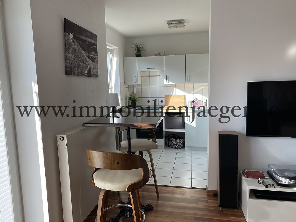 Alt-Garstedt modernes Wohnhaus - gepflegte Wohnung mit Balkon, halboffene EBK, Duschbad, 1.OG - Photo 5