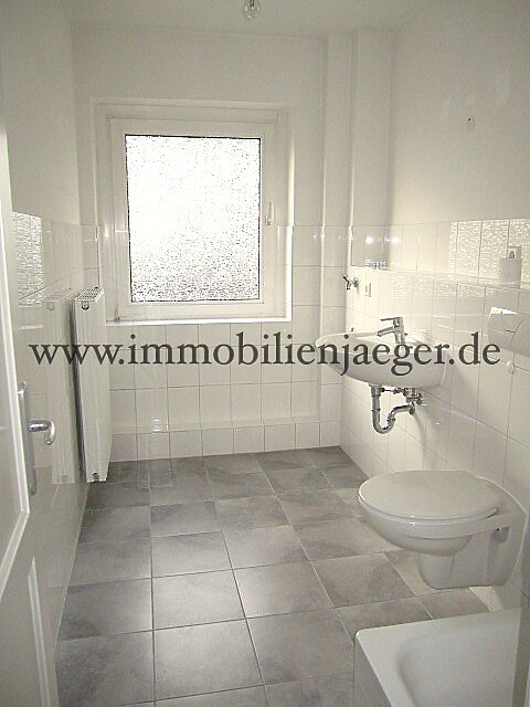 Norderstedt Alt-Garstedt - modernisierte Wohnung im Hochparterre -Außenstellplatz möglich- 1.09.2026 - Photo 2
